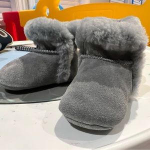 NWOT UGG Infant Lassen Slip-on